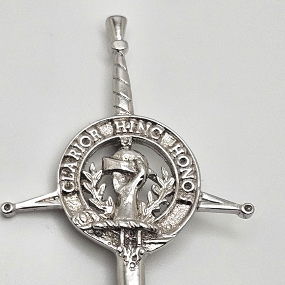 ๐ข3/$19๐ข Scottish Kilt Pin Brooch Signed BUCHANAN Clan Silver Tone - Picture 3 of 5